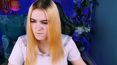 stef_nicks online show from October 21, 2025, 9:10 am