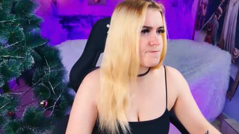 stef_nicks online show from December 14, 2025, 9:03 am