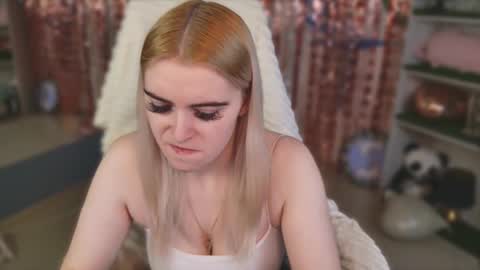 stef_nicks online show from February 13, 2026, 9:05 am