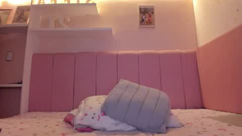 Stefa Gomez  online show from September 24, 2025, 10:29 am