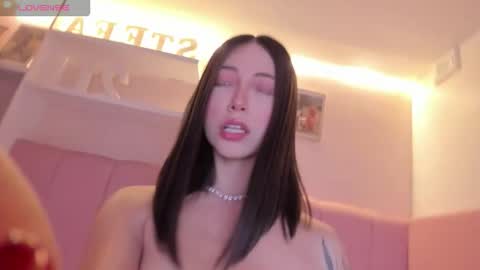 Stefa Gomez  online show from November 24, 2025, 11:10 am