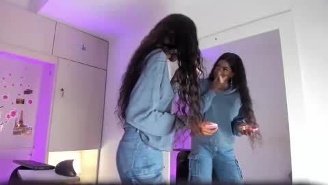 stefannyevans_ online show from February 5, 2026, 2:22 pm