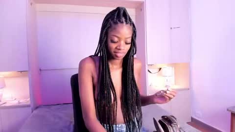 stefannyevans_ online show from May 23, 2026, 12:42 pm