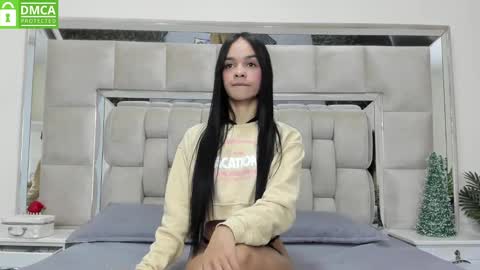 Stefany online show from January 4, 2025, 7:34 pm