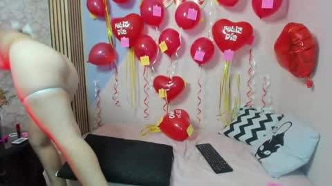 stefany_pablo1 online show from February 14, 2025, 6:51 pm