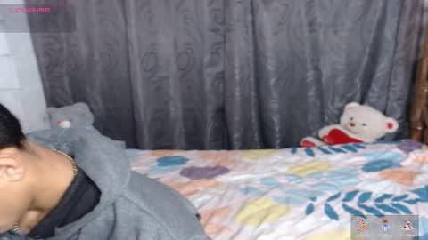 stefany_pablo1 online show from October 31, 2025, 1:23 pm