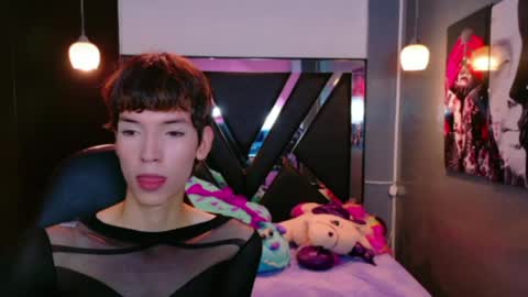 stefany piink online show from June 5, 2026, 12:44 pm