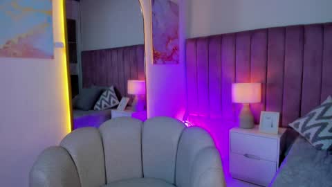 STEFANY online show from April 9, 2026, 8:25 pm