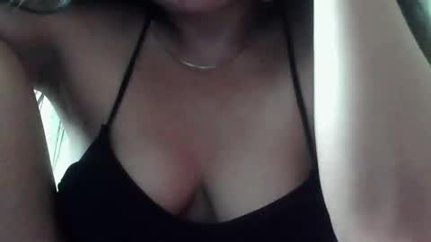 steffani_love online show from December 17, 2025, 6:30 am