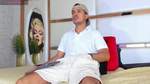 Snapshot of steffanxxll chatting on February 8, 2026, 4:27 am ---steffan--- online show from February 8, 2026, 4:27 am