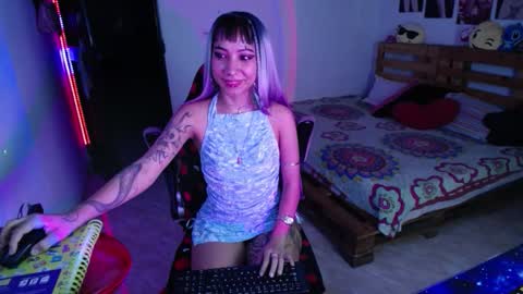   online show from October 31, 2025, 4:02 am