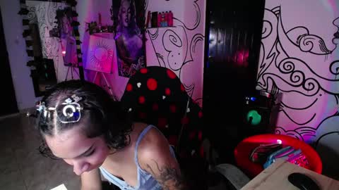   online show from December 5, 2025, 3:15 am