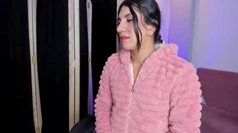 Stefany Bratz online show from March 10, 2026, 4:28 am