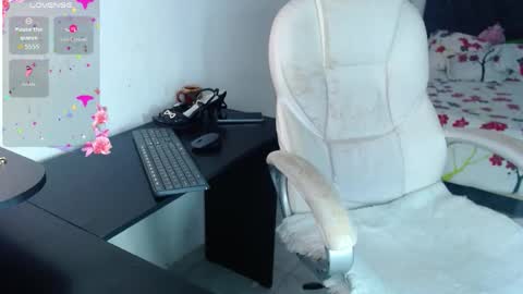 Snapshot of stefy_gomez_ chatting on November 29, 2025, 1:41 am Estefany online show from November 29, 2025, 1:41 am
