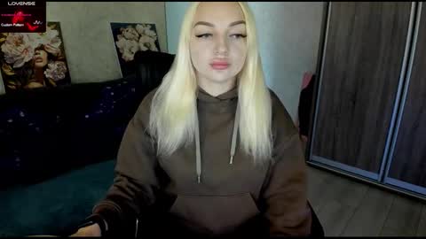 Stella  Cox online show from October 15, 2025, 8:14 am