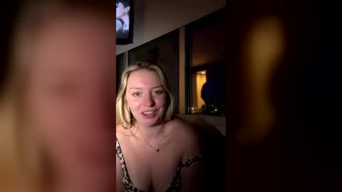 Snapshot of stella_faye chatting on July 26, 2026, 10:33 am stella_faye online show from July 26, 2026, 10:33 am