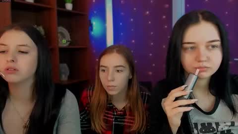 stella_flower online show from February 4, 2026, 12:22 pm