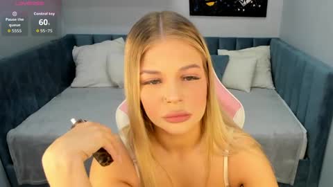 Stella Leee online show from March 24, 2026, 12:04 am