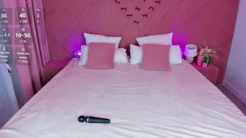 Stella Leee online show from April 21, 2026, 11:40 pm