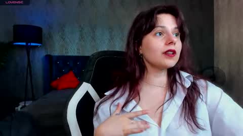 Snapshot of stella_muse chatting on February 11, 2026, 1:27 pm Stella online show from February 11, 2026, 1:27 pm