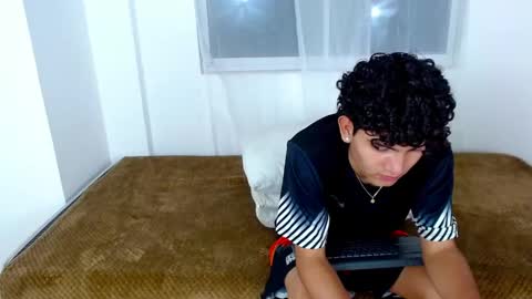 stellar_3 online show from September 15, 2025, 8:53 pm