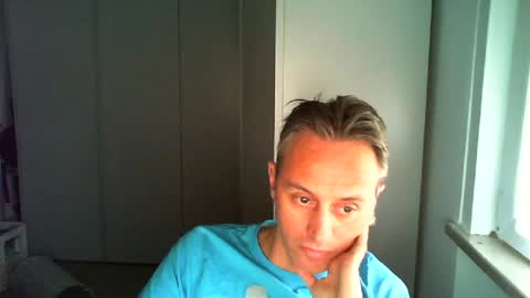 Snapshot of sten015 chatting on July 16, 2026, 1:06 pm sten015 online show from July 16, 2026, 1:06 pm