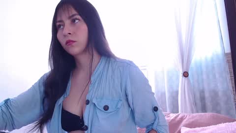 Snapshot of step_daughter_ chatting on January 12, 2025, 8:14 pm MIA online show from January 12, 2025, 8:14 pm