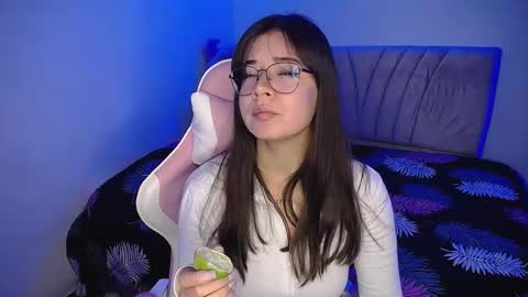 Emma online show from February 4, 2025, 1:02 am