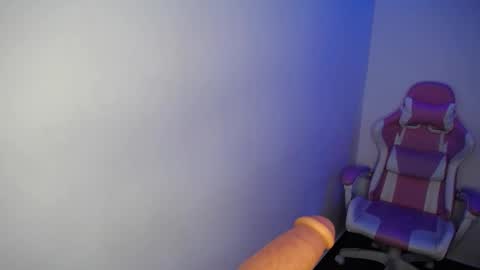 Emma online show from February 23, 2025, 7:07 pm