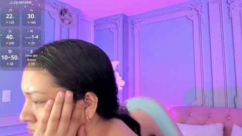 Snapshot of stephania_diamond chatting on January 17, 2025, 2:18 am         online show from January 17, 2025, 2:18 am