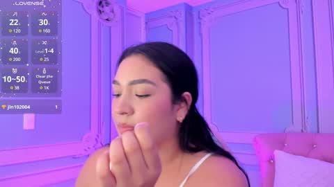 Snapshot of stephania_diamond chatting on January 19, 2025, 12:38 am         online show from January 19, 2025, 12:38 am