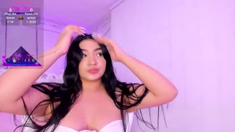 Snapshot of stephania_diamond chatting on February 19, 2025, 9:58 pm         online show from February 19, 2025, 9:58 pm