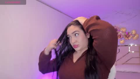 Snapshot of stephania_diamond chatting on March 4, 2025, 2:06 am         online show from March 4, 2025, 2:06 am