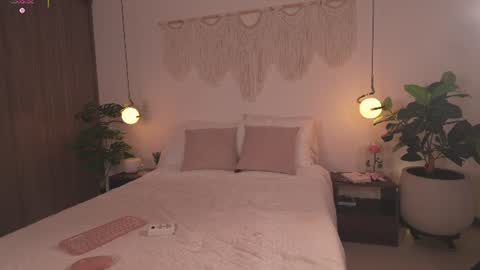 stephania_let online show from July 17, 2026, 11:50 am