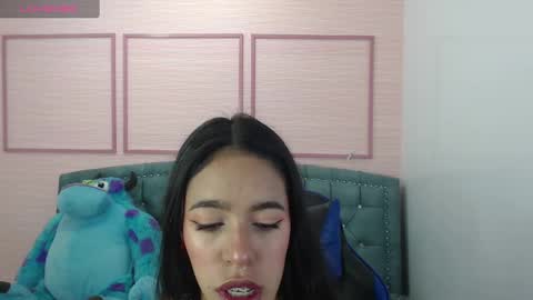 Stephania online show from February 4, 2025, 10:32 am