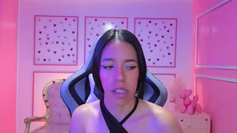 Stephania online show from September 11, 2025, 11:54 am