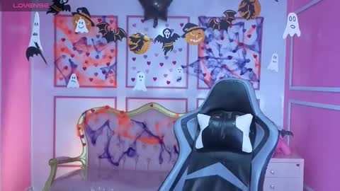 Stephania online show from October 30, 2025, 11:44 am