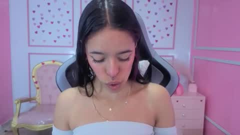 Stephania online show from January 13, 2026, 12:32 pm