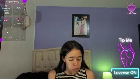 Stephania online show from June 12, 2026, 1:54 pm