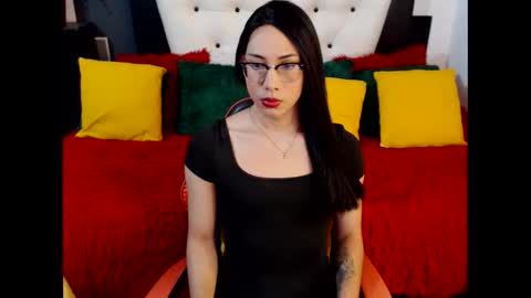 Snapshot of stephanieparadis25 chatting on May 12, 2026, 5:10 pm stephanieparadis online show from May 12, 2026, 5:10 pm