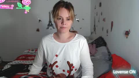 Stephanie   online show from December 1, 2025, 10:20 am