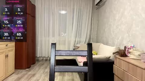 Snapshot of stephaniflicek chatting on July 10, 2026, 5:15 pm Stephani online show from July 10, 2026, 5:15 pm