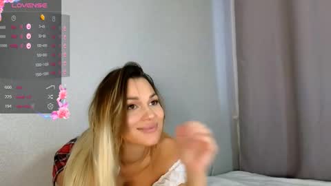 Stephany online show from December 3, 2025, 2:52 am