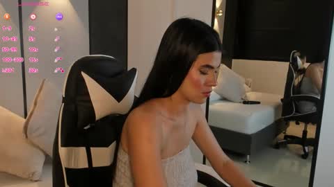 S T E P H A N Y A online show from October 16, 2025, 8:32 pm