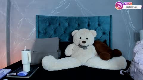 Stefanny online show from April 16, 2026, 12:11 am