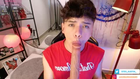 Snapshot of stev_austin_ chatting on April 2, 2026, 9:01 pm Stev austin online show from April 2, 2026, 9:01 pm
