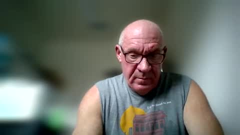 Snapshot of stevejons47 chatting on October 6, 2025, 4:15 pm stevejons47 online show from October 6, 2025, 4:15 pm