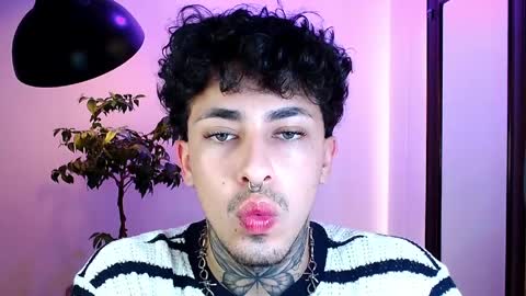 Snapshot of stevennavarro chatting on April 4, 2026, 12:09 am Daniel Steven Navarro online show from April 4, 2026, 12:09 am