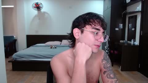 Snapshot of steveoceanbeanhuge chatting on January 7, 2025, 3:14 am Alex   online show from January 7, 2025, 3:14 am