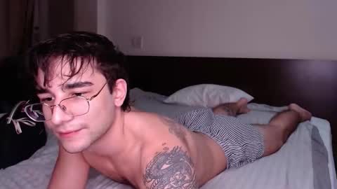 Snapshot of steveoceanbeanhuge chatting on November 14, 2025, 10:18 pm Alex online show from November 14, 2025, 10:18 pm